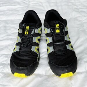 Salomon Speedcross Boys Hiking/Trail Shoes Size 4